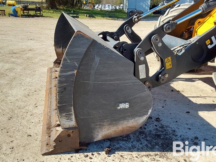 2017-jcb-427-image-15