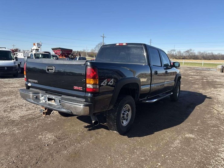 2005-gmc-sierra-2500-image-5