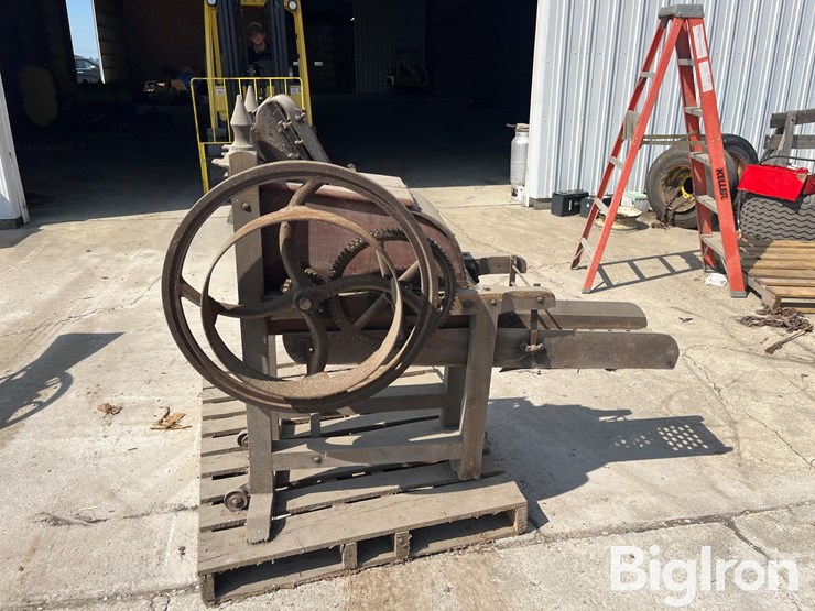 bush’s-no.7-corn-sheller-image-2