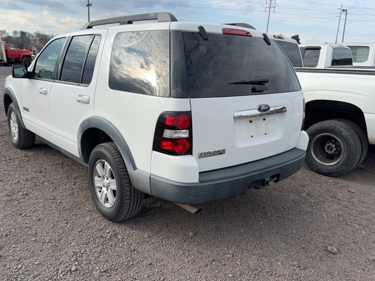 2007-ford-explorer-image-10