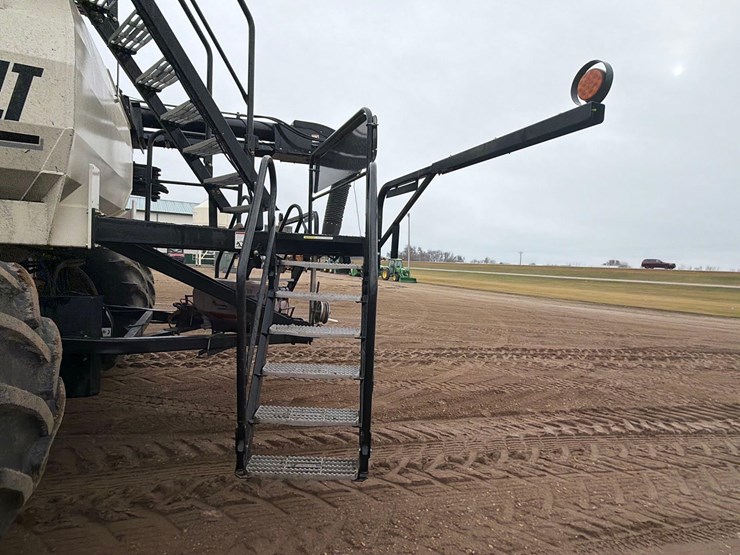 2016-bourgault-3320-66-image-57