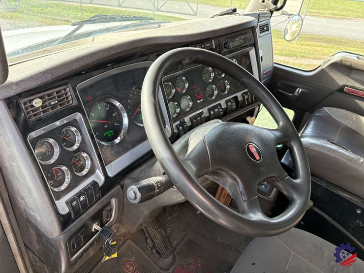 2009-kenworth-t800-image-97