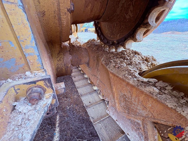 2019-caterpillar-d6t-xw-image-47