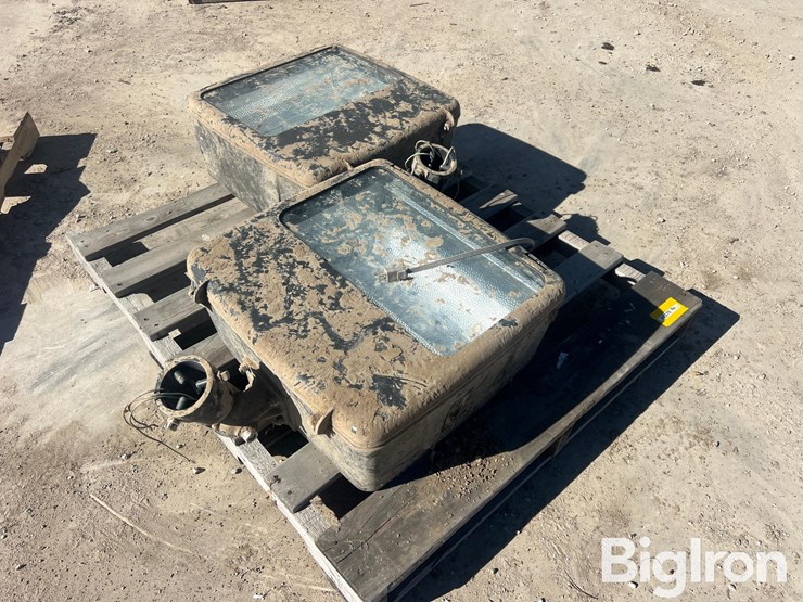 yard-/-lot-floodlights-image-1