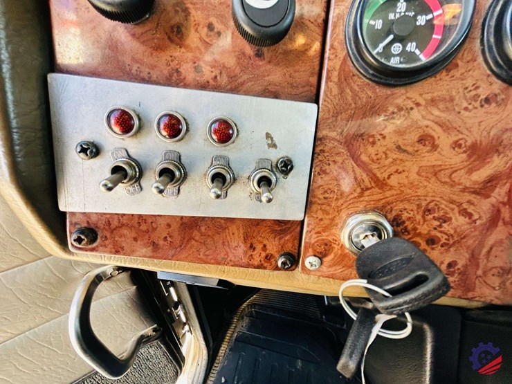 2007-peterbilt-340-image-177