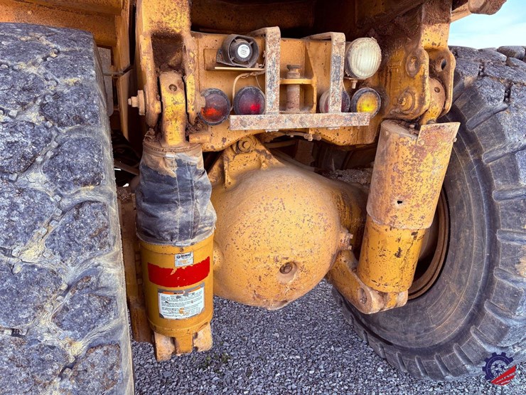 1990-caterpillar-769c-image-55