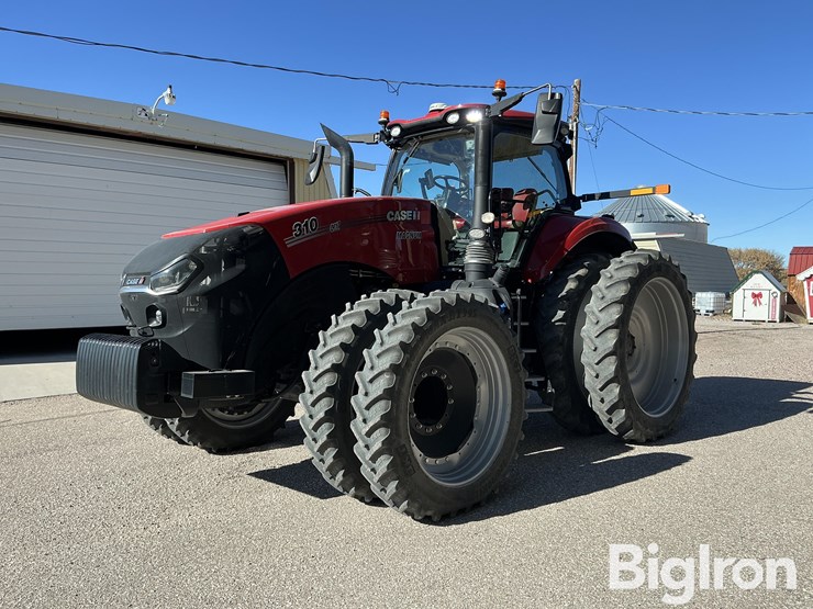 2022-case-ih-magnum-310-image-1