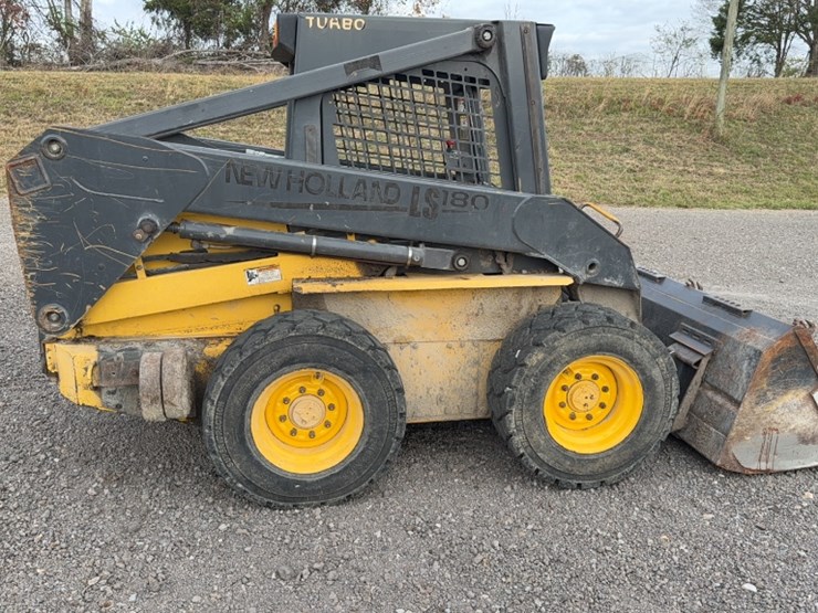 new-holland-ls180-image-4