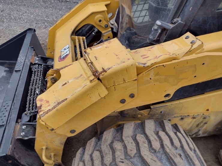 20-caterpillar-262d3-image-20