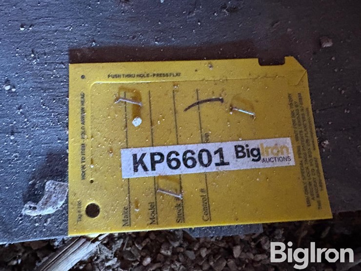 misc-pallet-of-gas-cans-image-14