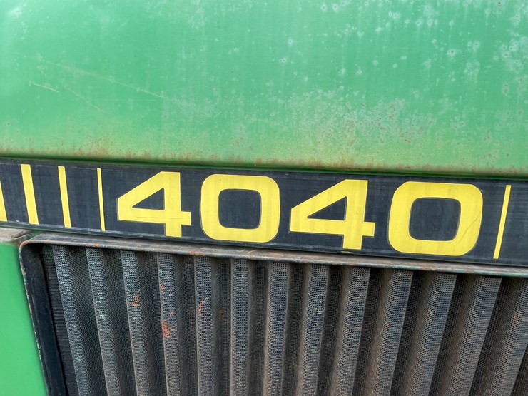 john-deere-4040-image-10