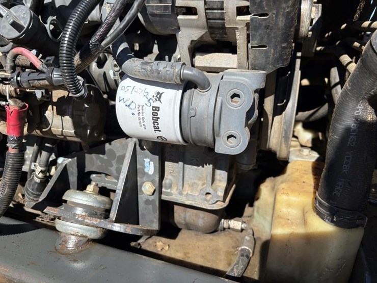 2013-bobcat-t550-image-37