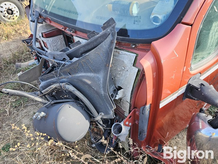 peterbilt-387-image-16