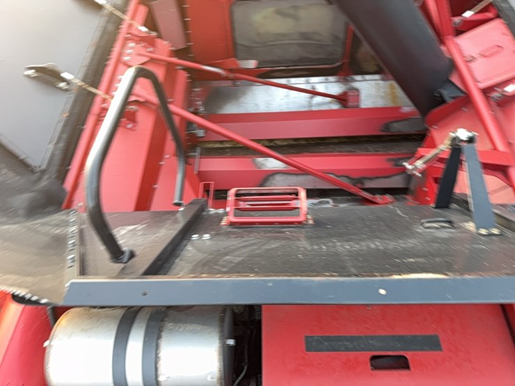 2018-case-ih-8240-image-84