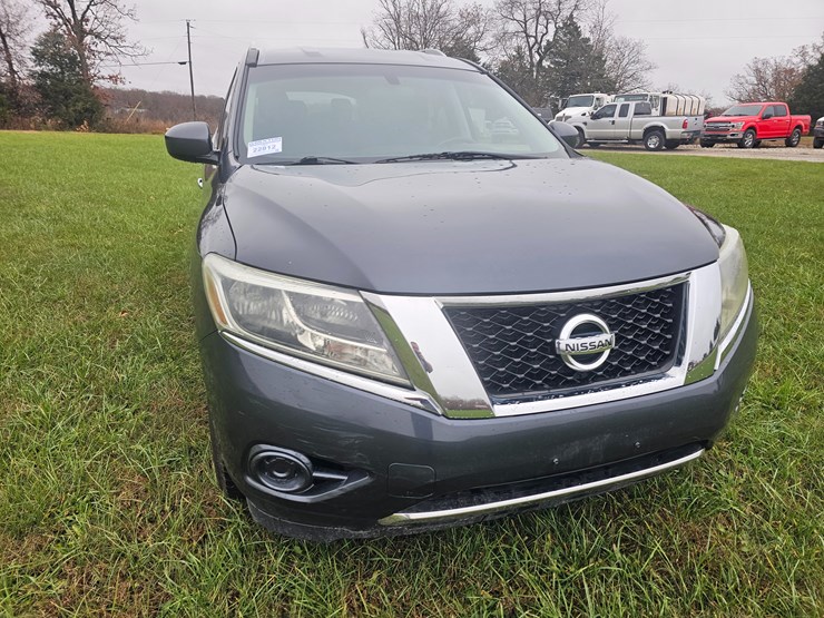 2013-nissan-pathfinder-image-19