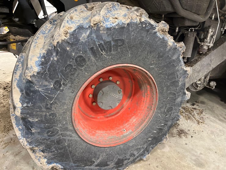 2020-claas-lexion-8700-image-6