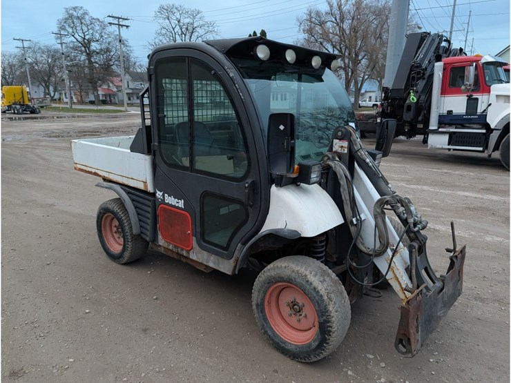 2009-bobcat-5600-toolcat-image-6