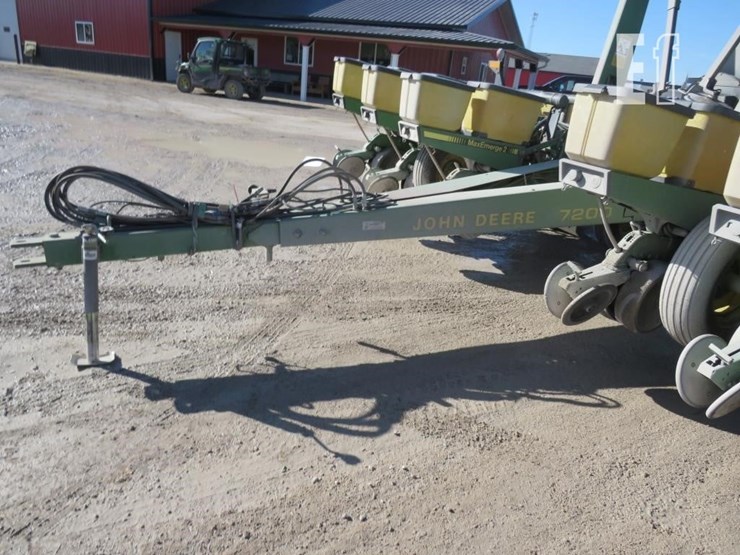john-deere-7200-image-17