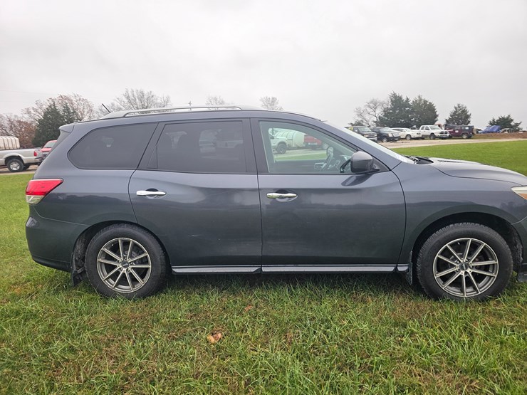 2013-nissan-pathfinder-image-15