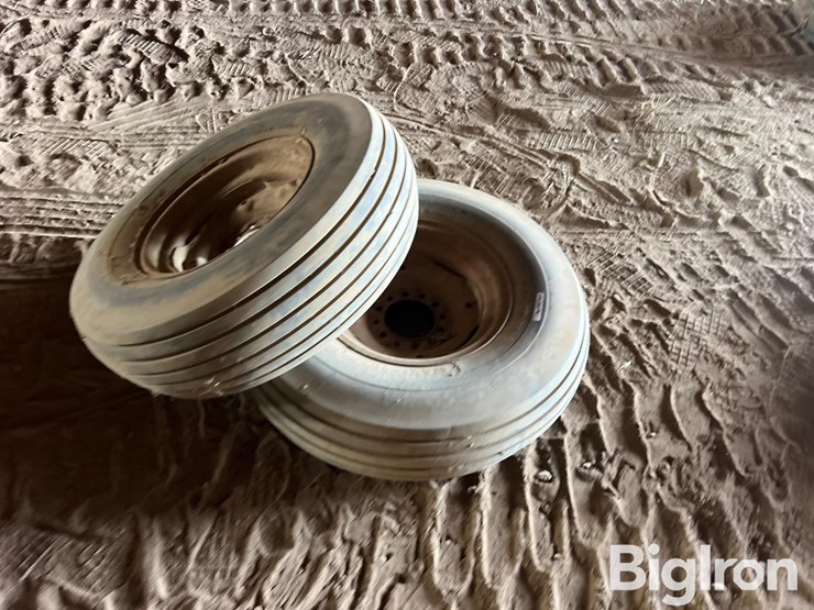 implement-9.5l-15sl-tires-image-4