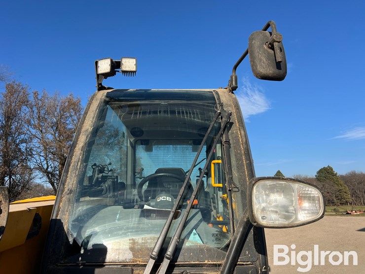 2020-jcb-542-70ag+-telehandler-image-11