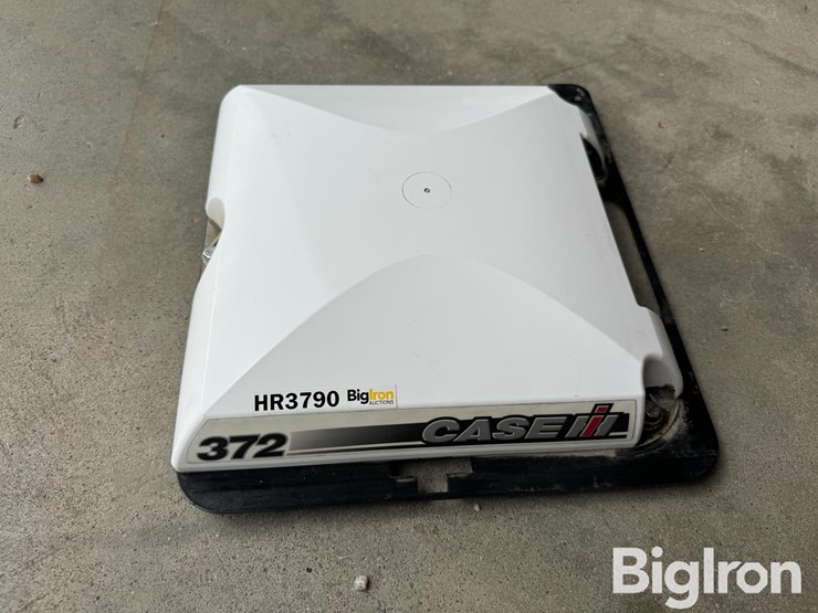case-ih-372-guidance-receiver-image-1