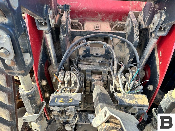 2014-case-ih-370-image-57