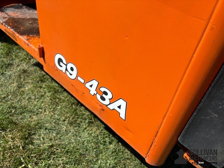 2005-jlg-g9-43a-image-13