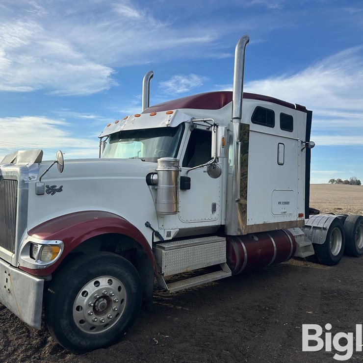 2005 INTERNATIONAL 9900i