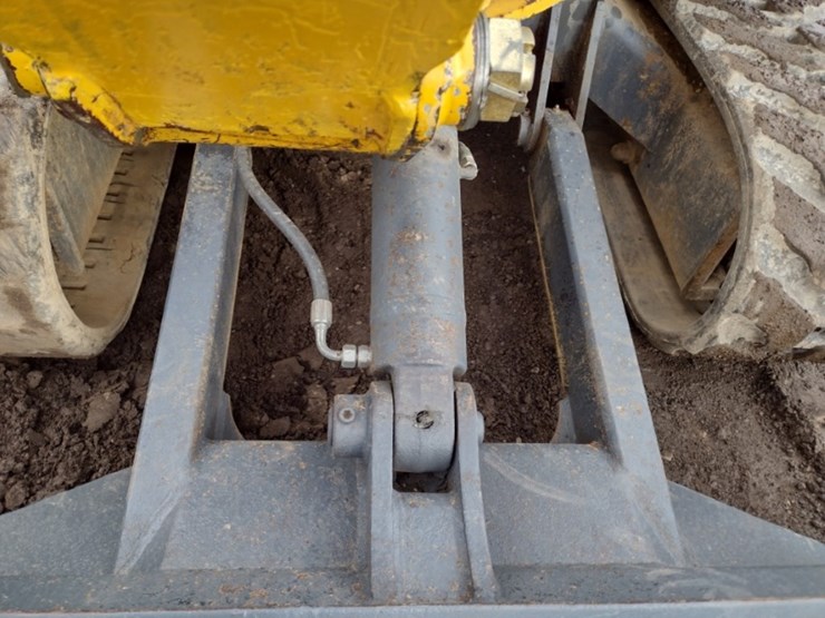 new-holland-ec25-image-20