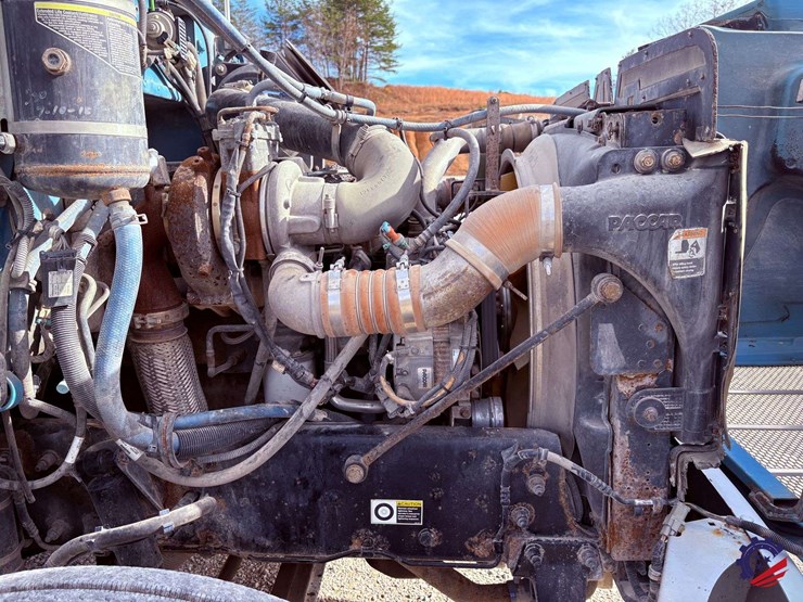 2012-peterbilt-337-image-21