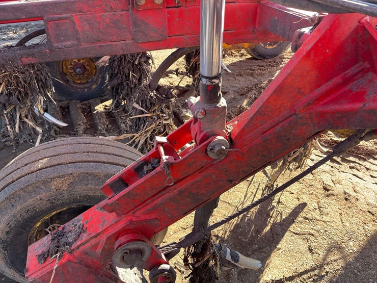 2014-bourgault-9400-image-30