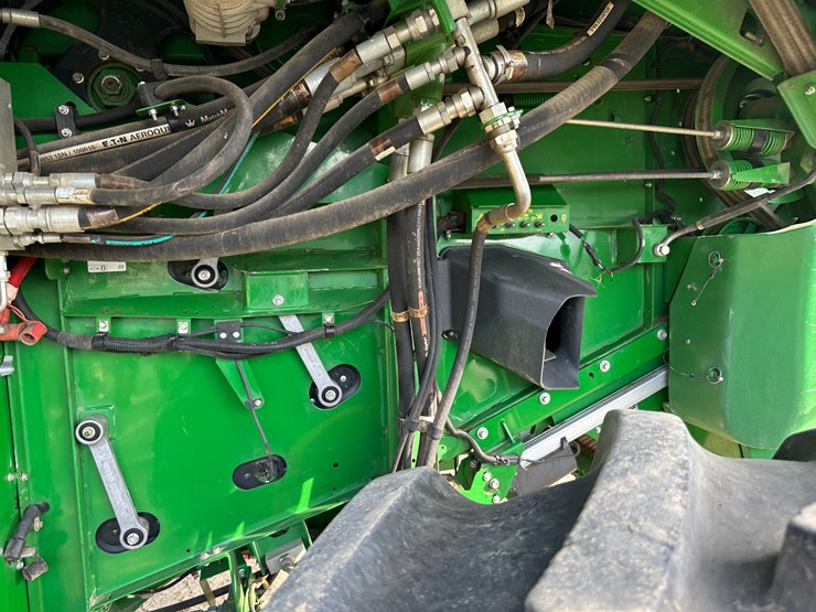 2015-john-deere-s680-image-46