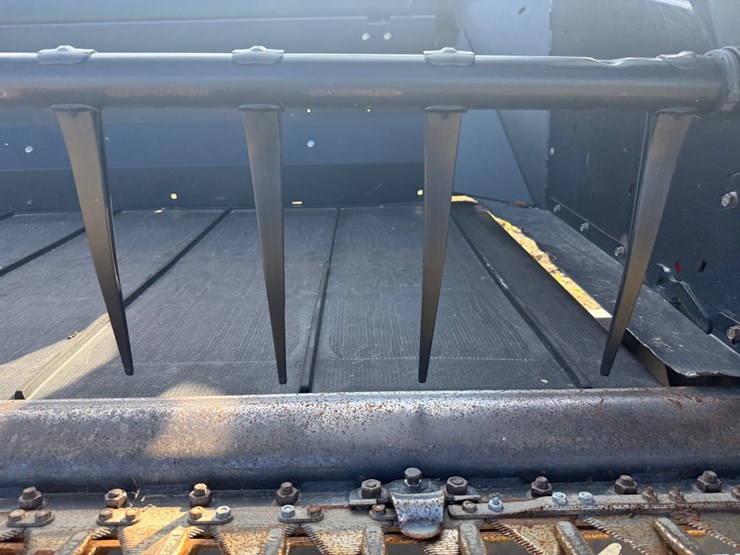 2014-macdon-40-foot-flex-draper-head----header-cart-not-included-image-59