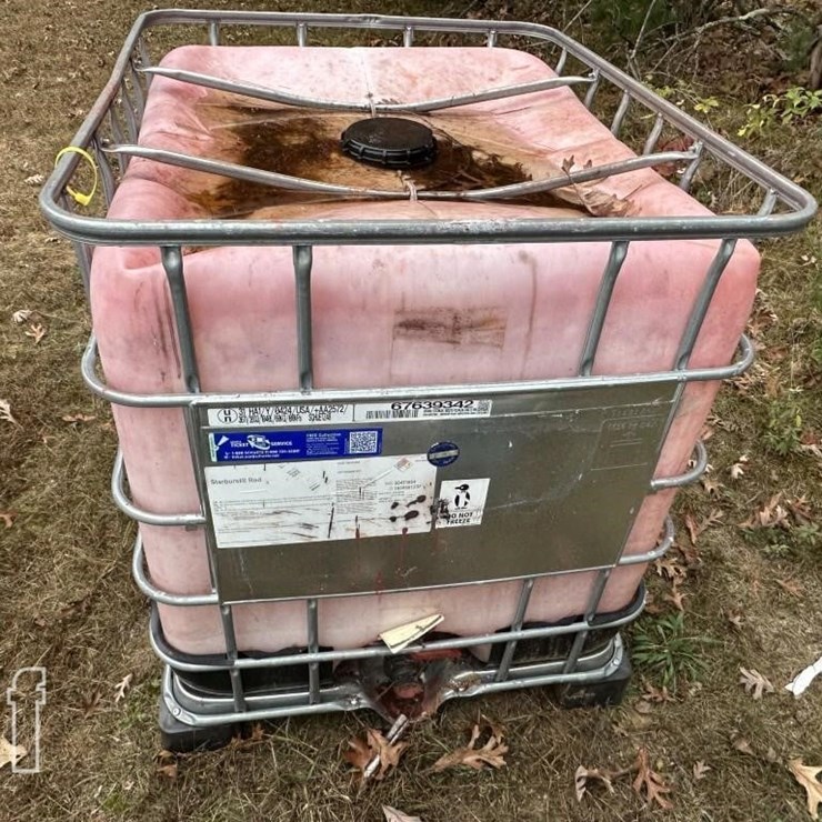 275 GALLON WATER TANK