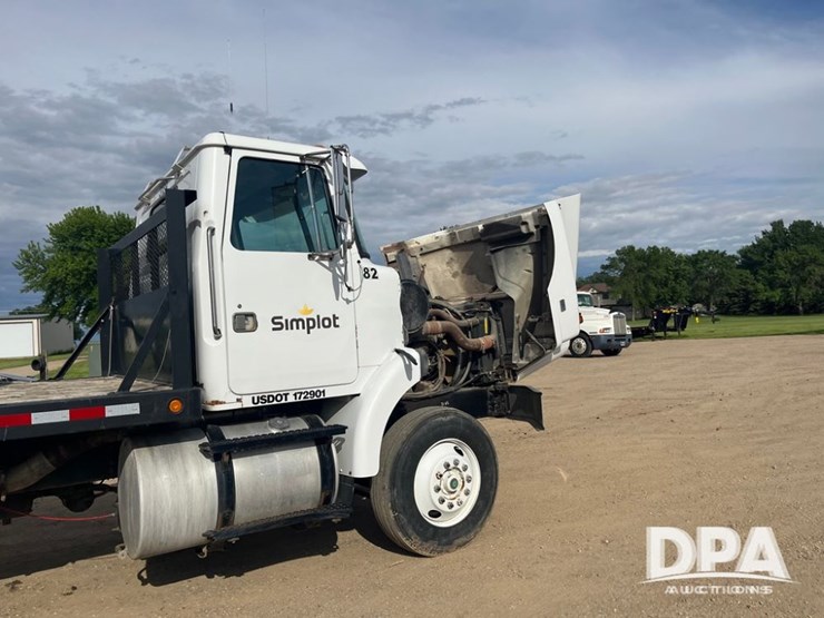 1993-white-gmc-liquid-truck-(dr8592-unit-129952)-image-50