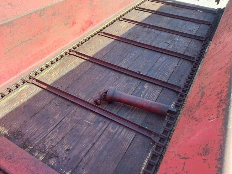 new-holland-325-image-7