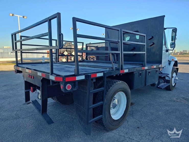 2011-international-durastar-4300-image-3