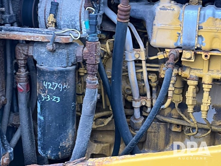 2017-deere-624k-image-34