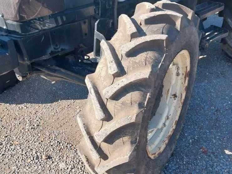 2003-new-holland-ts110-image-16