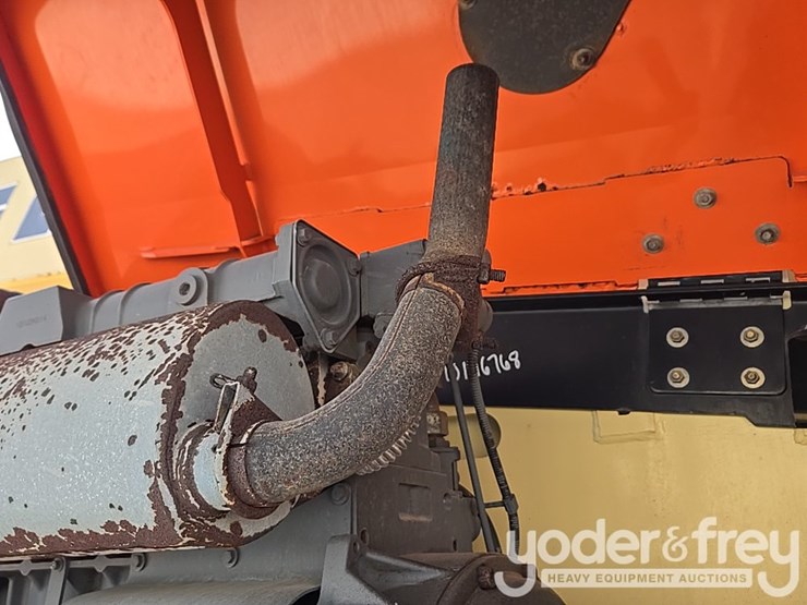 2014-jlg-800aj-image-80