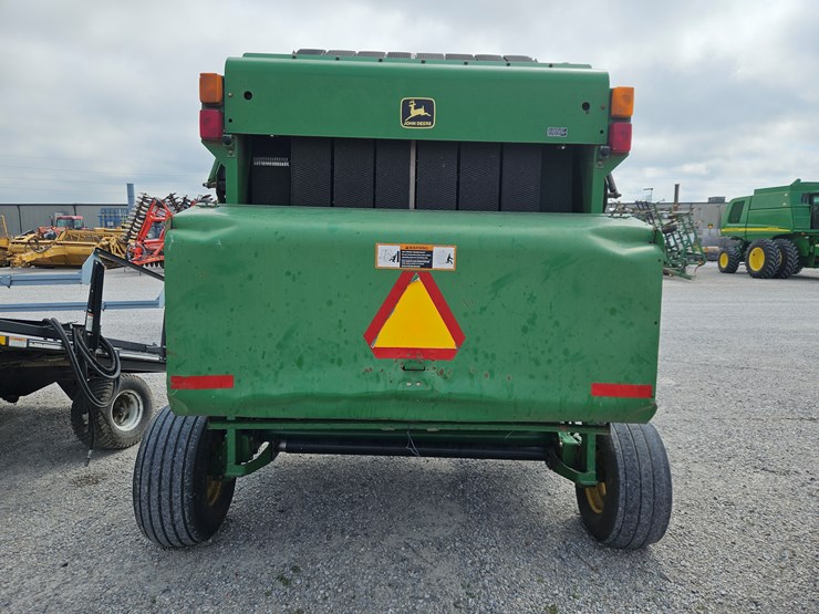 2001-john-deere-567-image-7