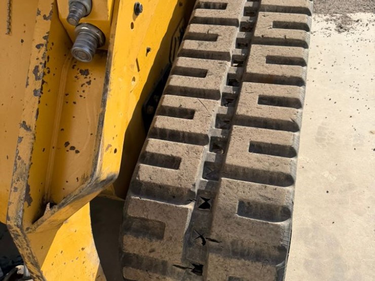 2022-caterpillar-279d3-image-50