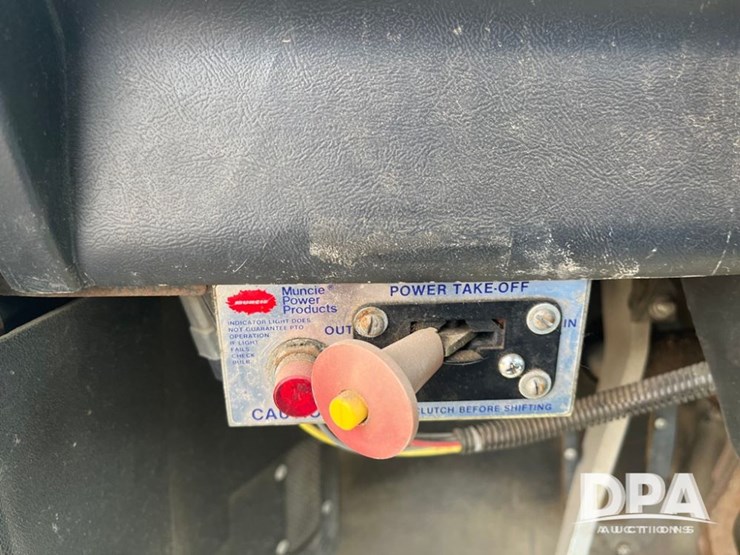 1993-white-gmc-liquid-truck-(dr8592-unit-129952)-image-78