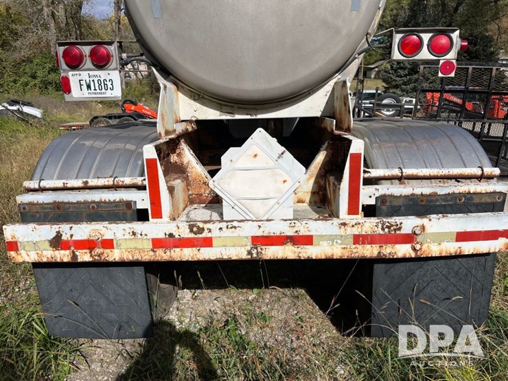 1982-heil-trailer-image-38