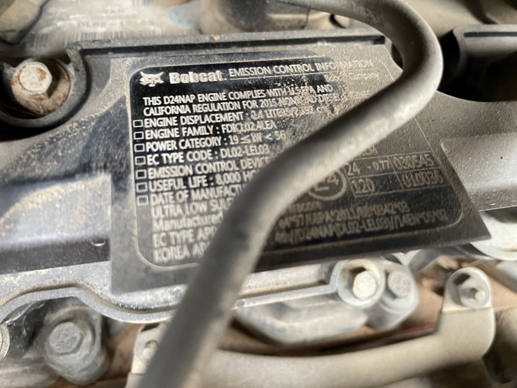 2015-bobcat-s590-image-16