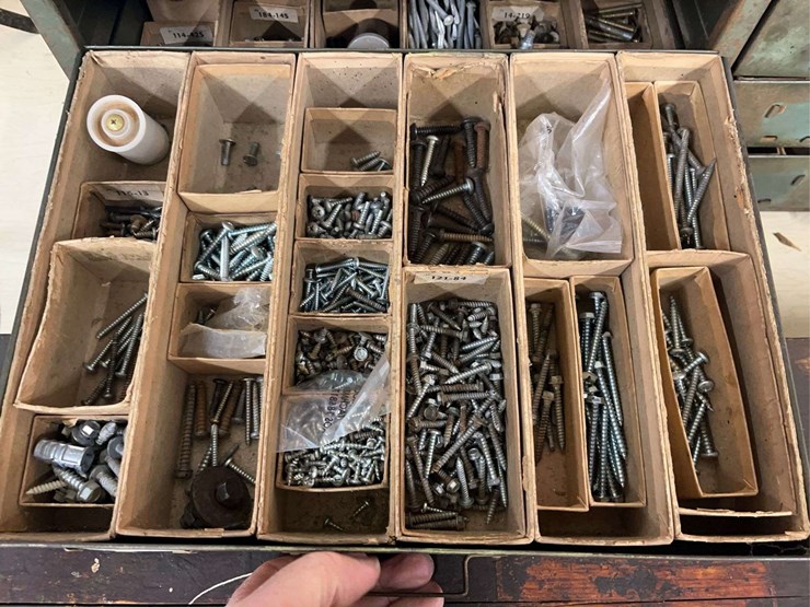 (2)-screw-cabinets-image-8