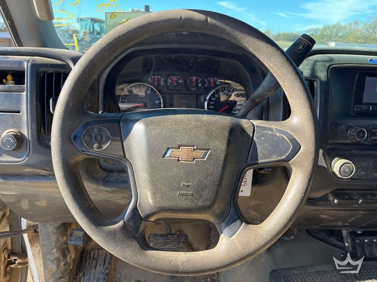 2015-chevrolet-3500hd-image-14