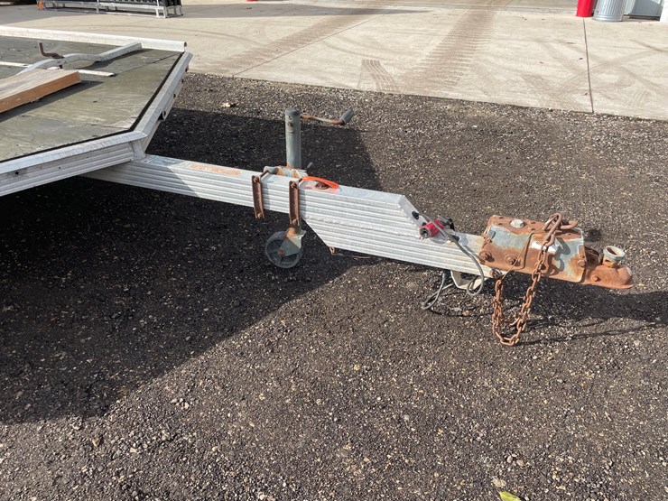 #1093-•-1997-sled-bed-4-place-snowmobile-trailer-(no-title)-image-15