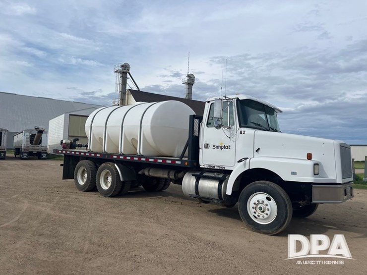 1993-white-gmc-liquid-truck-(dr8592-unit-129952)-image-2